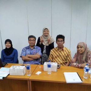 Wajah bahagia setelah sidang