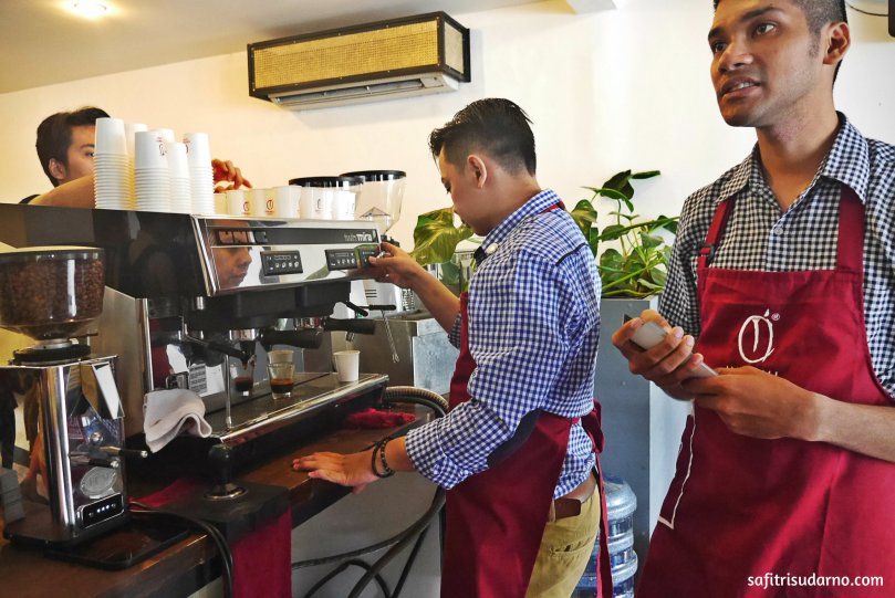 Barista and espresso machine