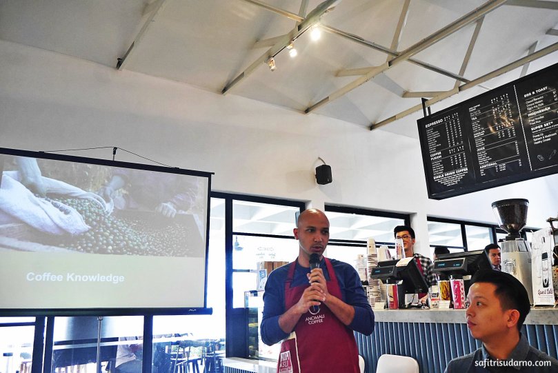 Pendiri Anomali Coffee berbagi Coffee Knowledge