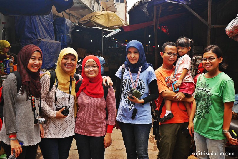 rombongan walking tour china town