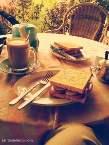 breakfast in samosir danau toba