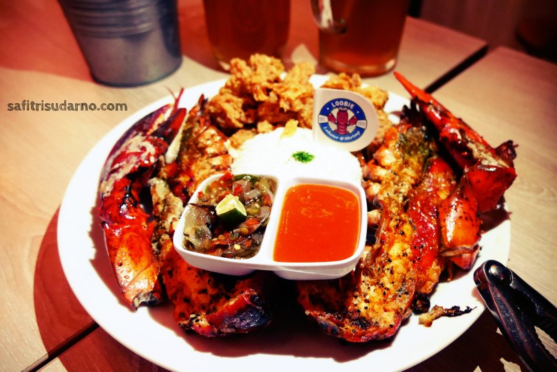 maine red lobster lobbie lobster